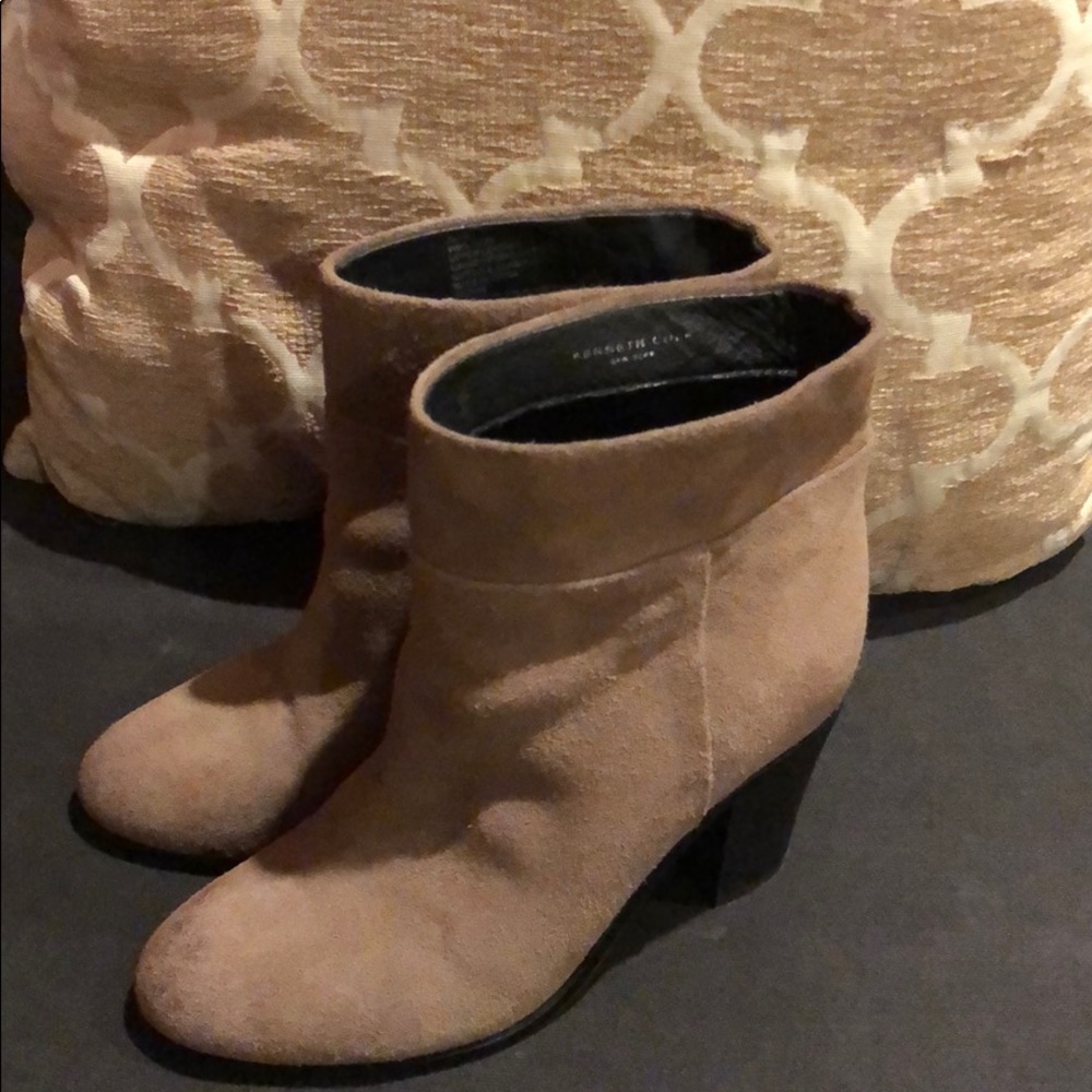 Gorgeous Kenneth Cole ankle booties 🤩🤩